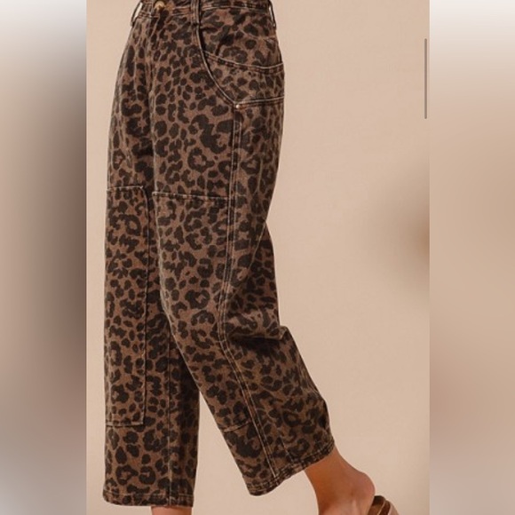 Leopard Print Barrel Pants. New - Picture 3 of 5